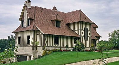 Maison à Beaumont en Auge, construite sur sous-sol.