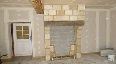 Rénovation intérieure et création d’une cheminée en pierre
